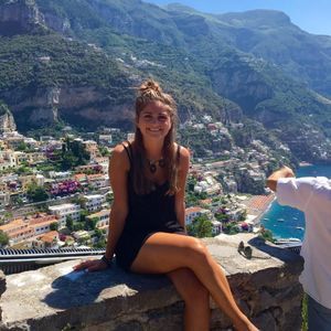 Meet your Posher, Alexandra